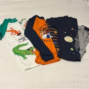 Set of 3 Wonder Nation 5T boys pajamas.